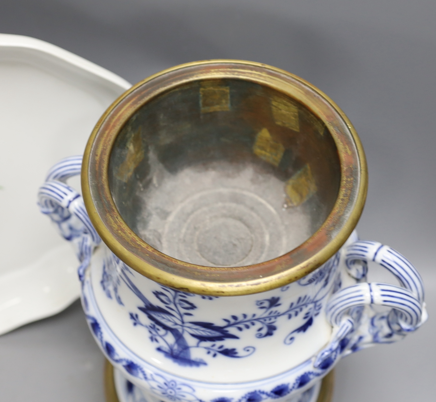 A blue and white Meissen oil lamp stem and an oval Meissen floral platter, 37cm wide - Image 6 of 8
