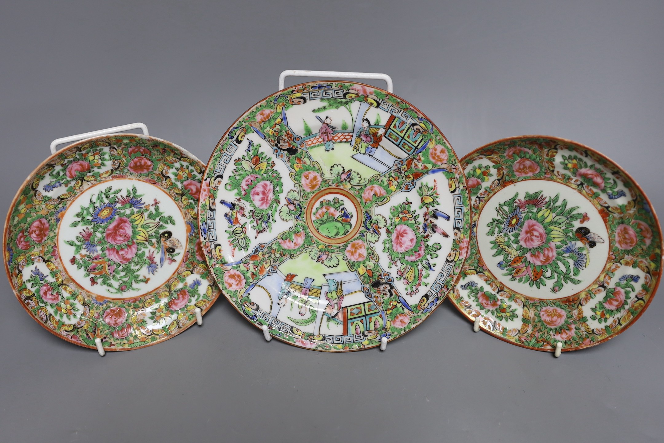 Six 19th / 20th century Chinese famille rose dishes - Image 3 of 4