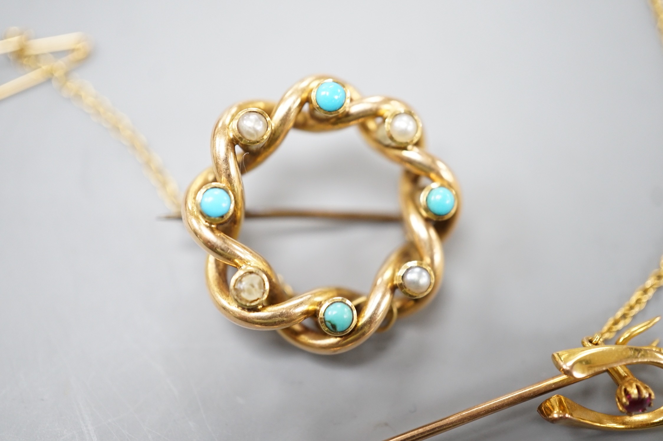 An Edwardian yellow metal, turquoise and split pearl set openwork brooch, 22mm, a similar coral - Image 3 of 4