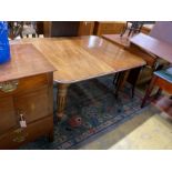 An early Victorian mahogany extending dining table, length 280cm extended, three spare leaves, width