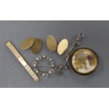 Sundry jewellery including a 1960's 9ct gold tie clip, 55mm, a pair of 9ct gold cufflinks, a 9ct