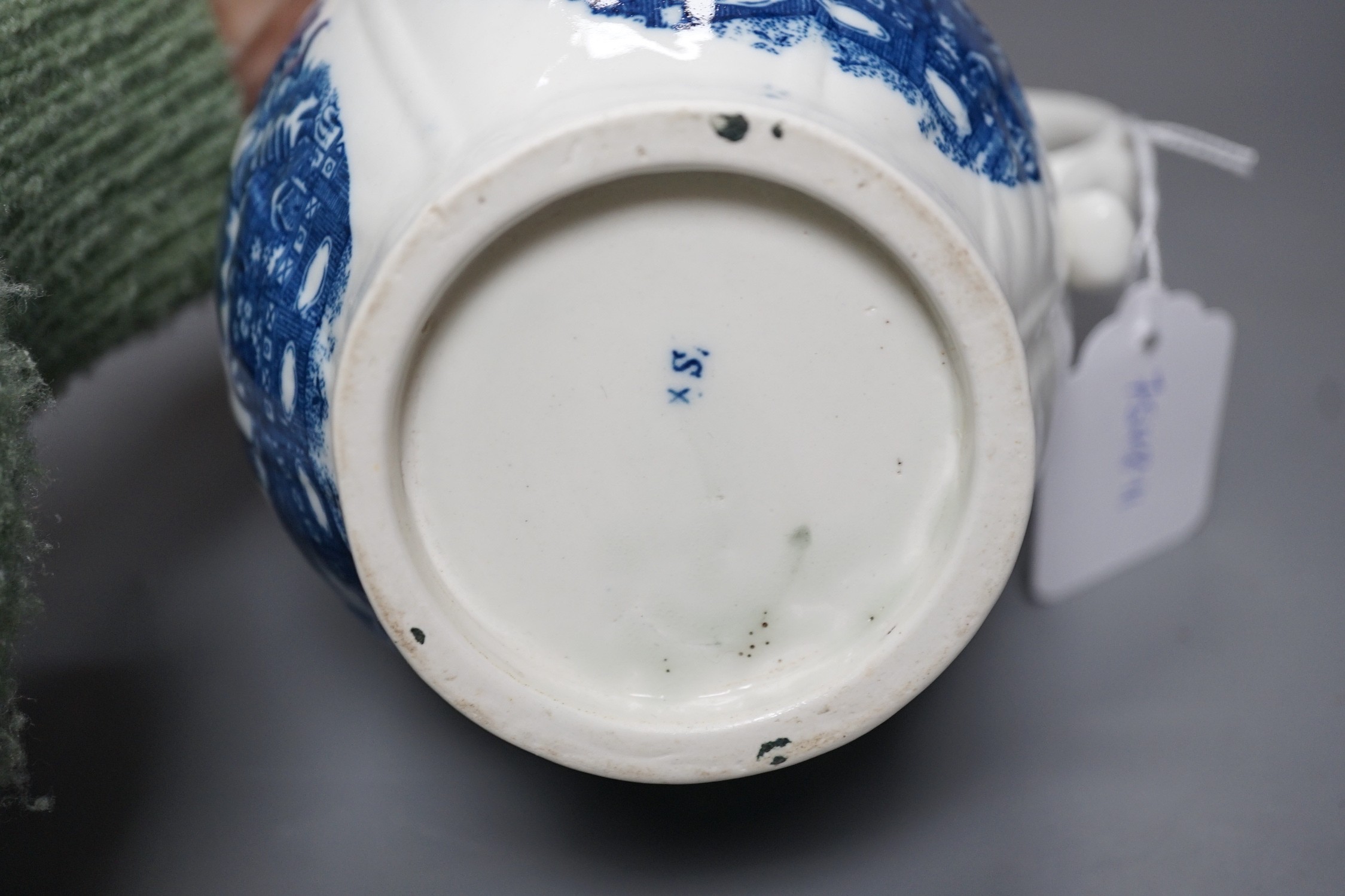 A Caughley baluster mask jug of cabbage leaf moulded shape, printed in underglaze blue with five - Image 4 of 4