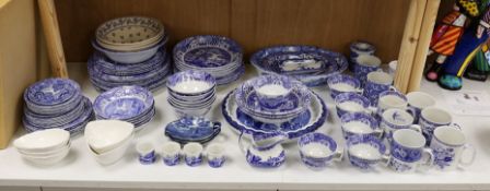 A mixed quantity Italian Spode pattern tableware