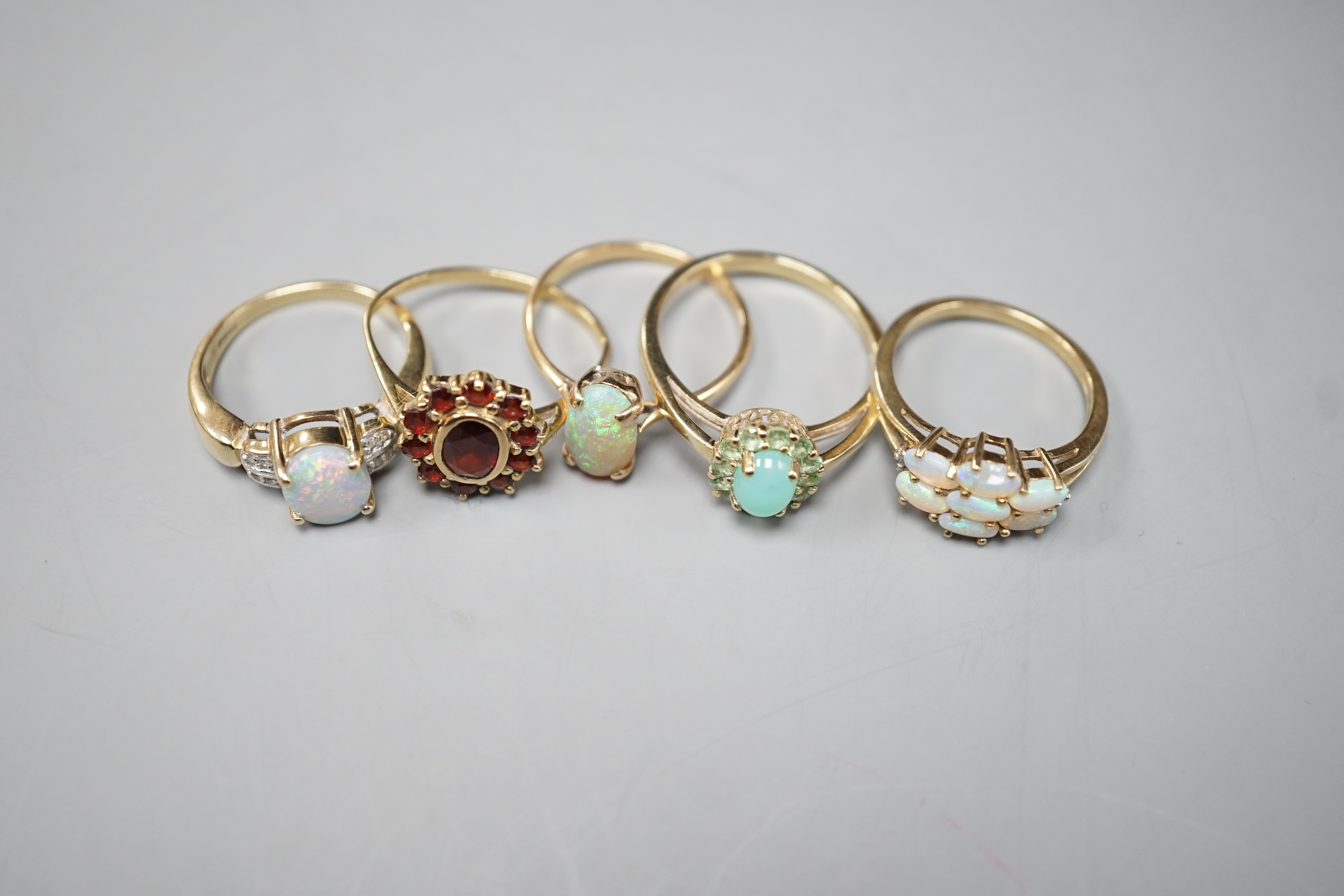 Five assorted modern 9ct gold and gem set dress rings, including white opal and diamond chip - Image 6 of 7