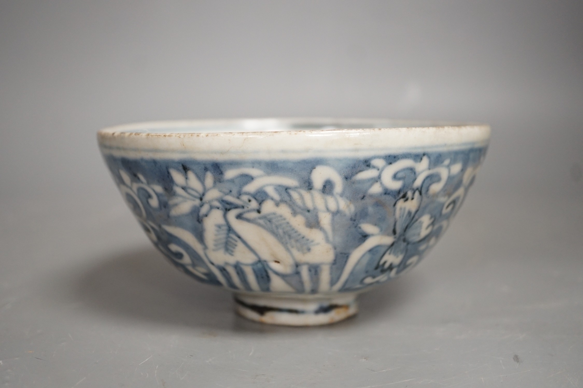 A Chinese late Ming blue and white ‘egret and Lotus’ bowl, Zhangzhou kilns, 14.7cm Provenance- - Image 7 of 10