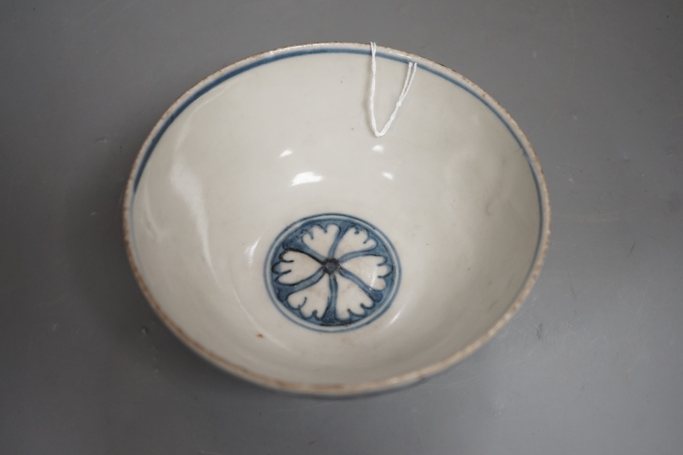 A Chinese late Ming blue and white ‘egret and Lotus’ bowl, Zhangzhou kilns, 14.7cm Provenance- - Image 4 of 10