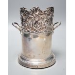 An Edwardian pierced silver mounted two handled syphon stand, by Goldsmiths & Silversmiths Co Ltd,