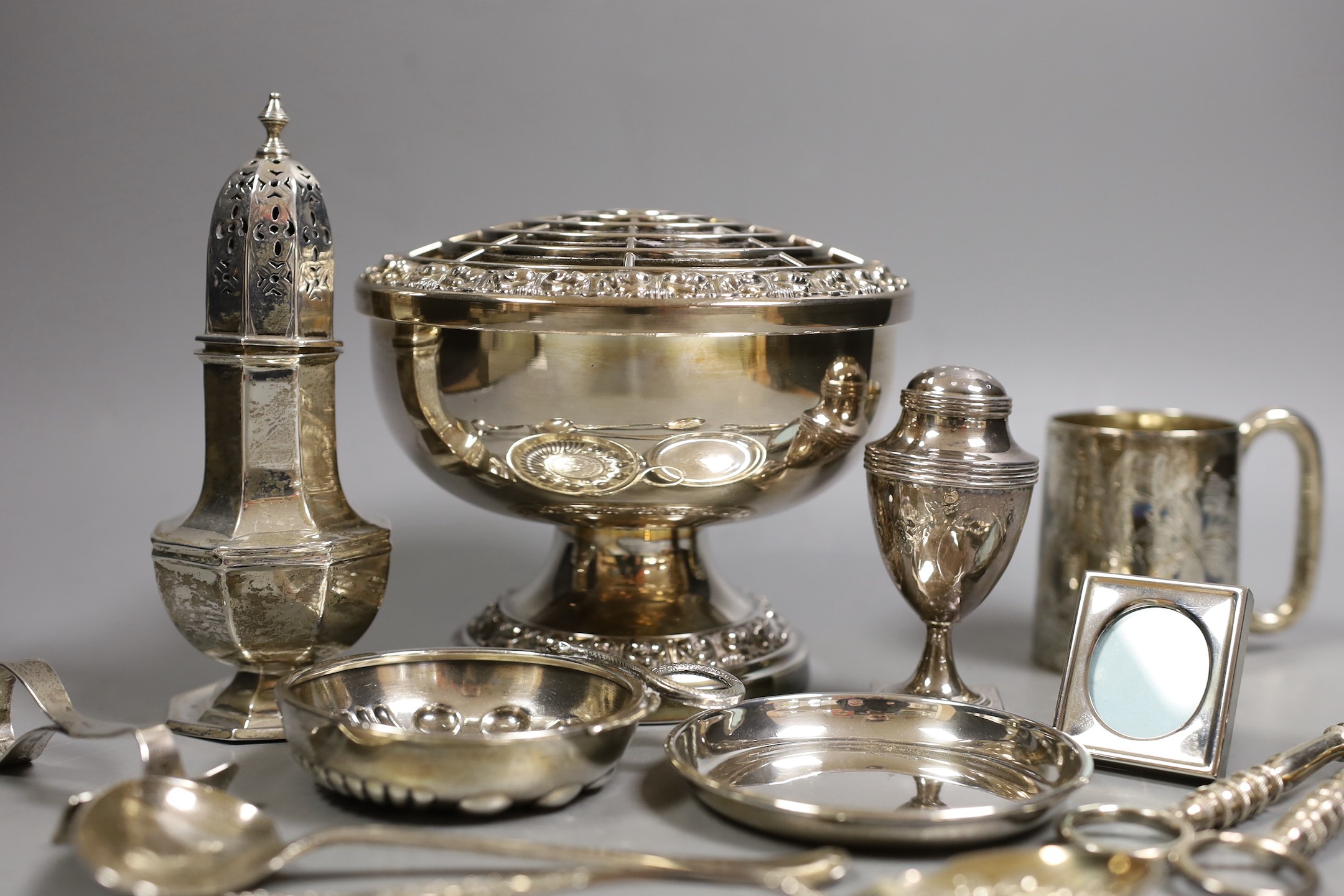 A George III silver vase shaped pepperette, Richard Evans? London, 1788, 88mm, a Victorian silver - Image 10 of 10