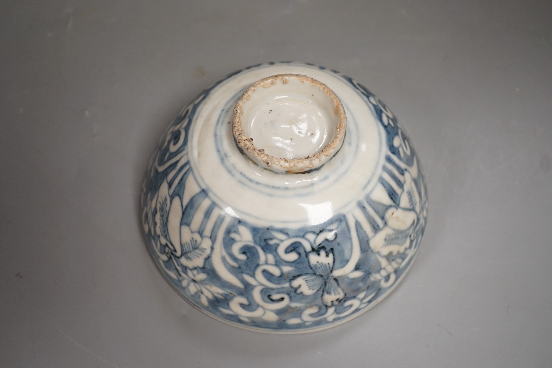 A Chinese late Ming blue and white ‘egret and Lotus’ bowl, Zhangzhou kilns, 14.7cm Provenance- - Image 5 of 10