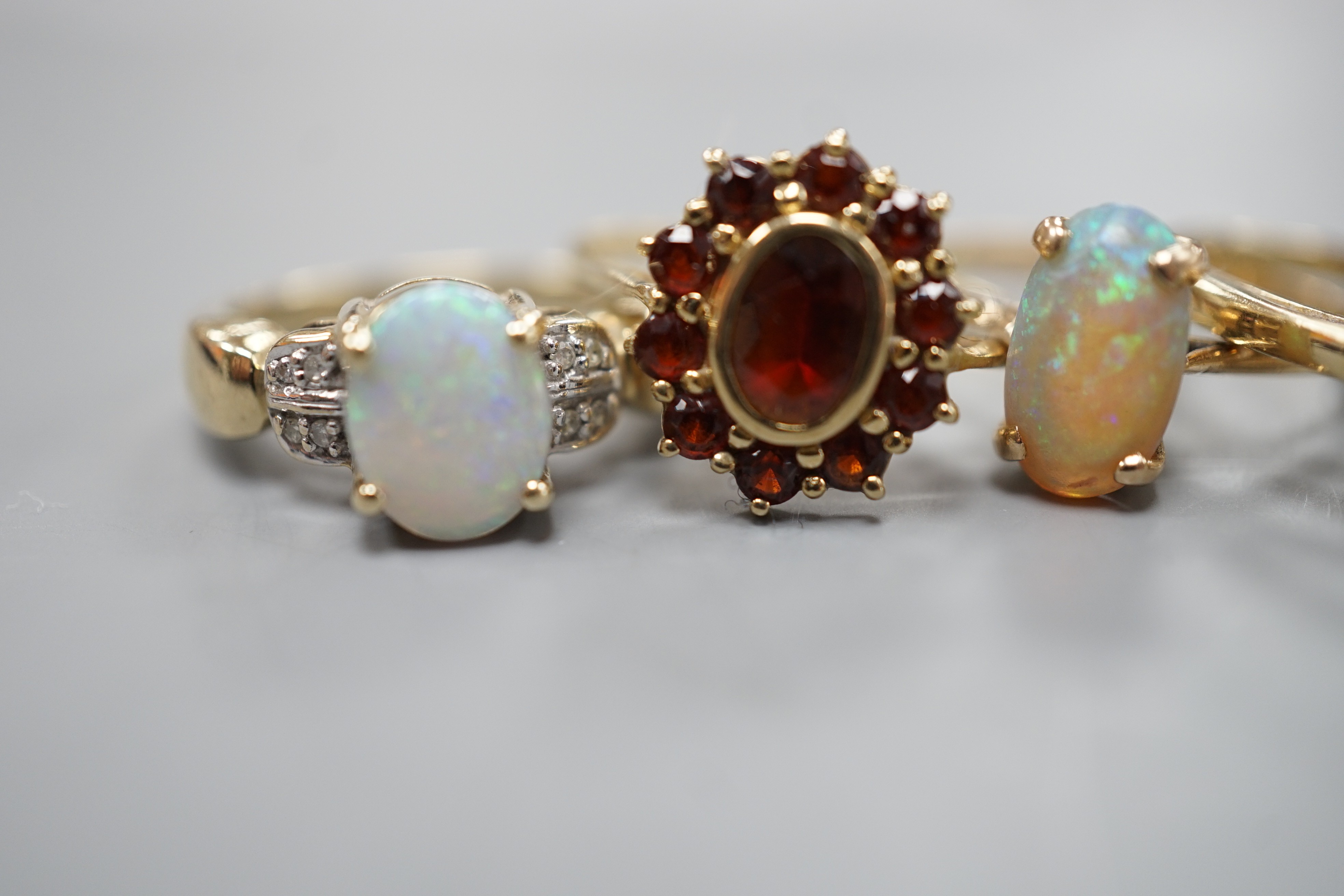 Five assorted modern 9ct gold and gem set dress rings, including white opal and diamond chip - Image 2 of 7