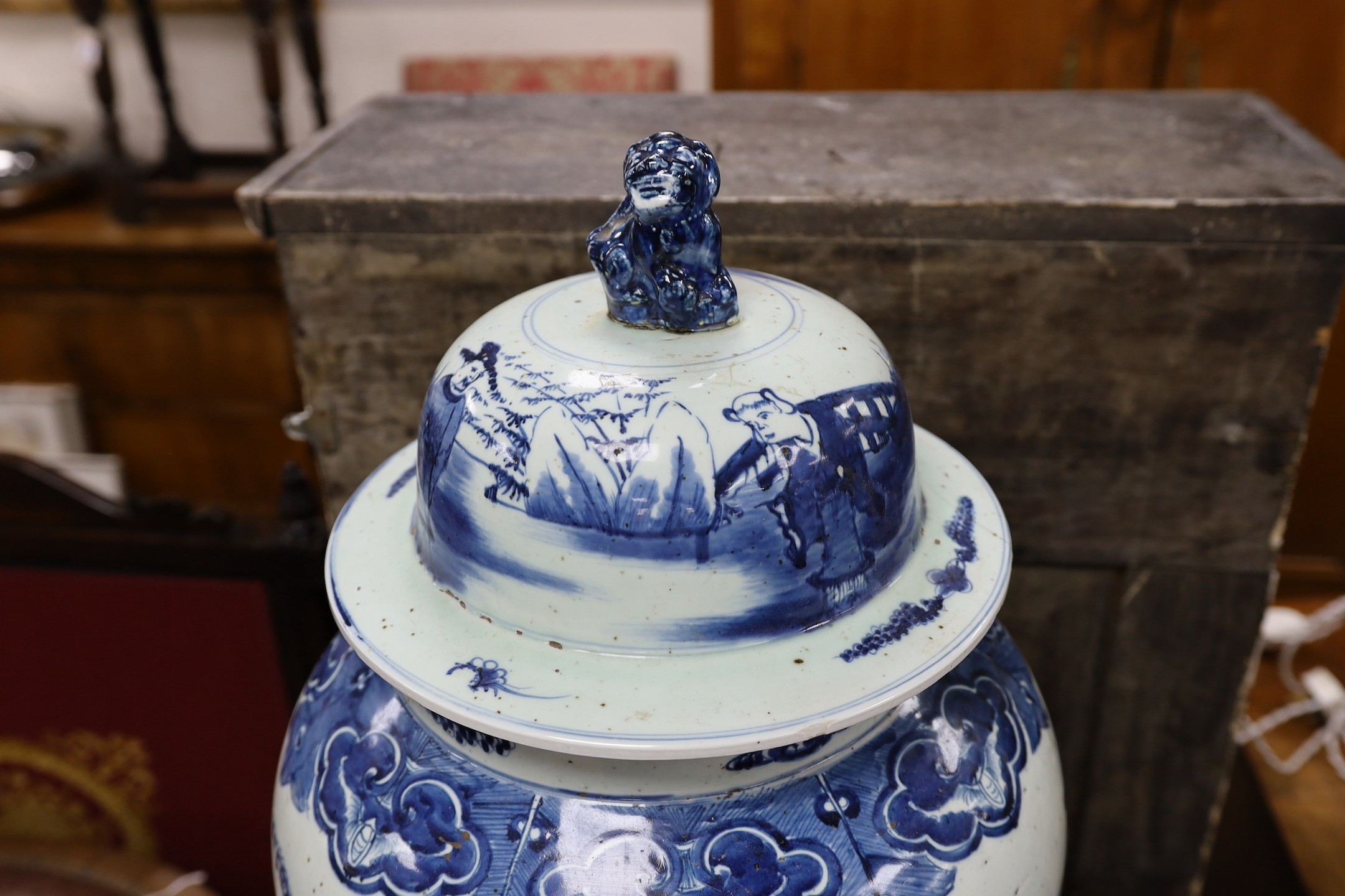A large Chinese blue and white lidded baluster vase, 75cm tall - Image 4 of 5