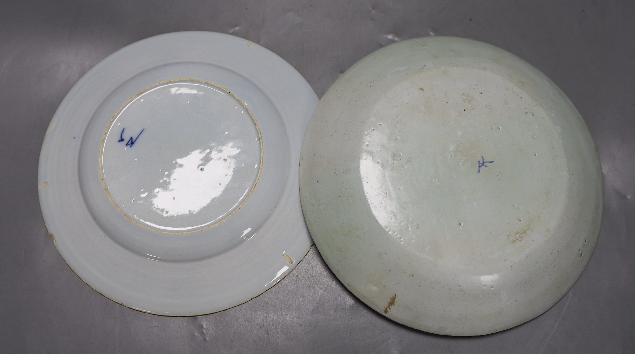 An early 18th century Delft polychrome dish and a mid 18th century Delft blue and white plate, - Image 4 of 4