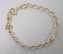 A 9ct gold oval link bracelet, 16cm, 5.2 grams.