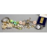 A mixed group of sundry jewellery and other items, including a cultured pearl bracelet(a.f) with 14k