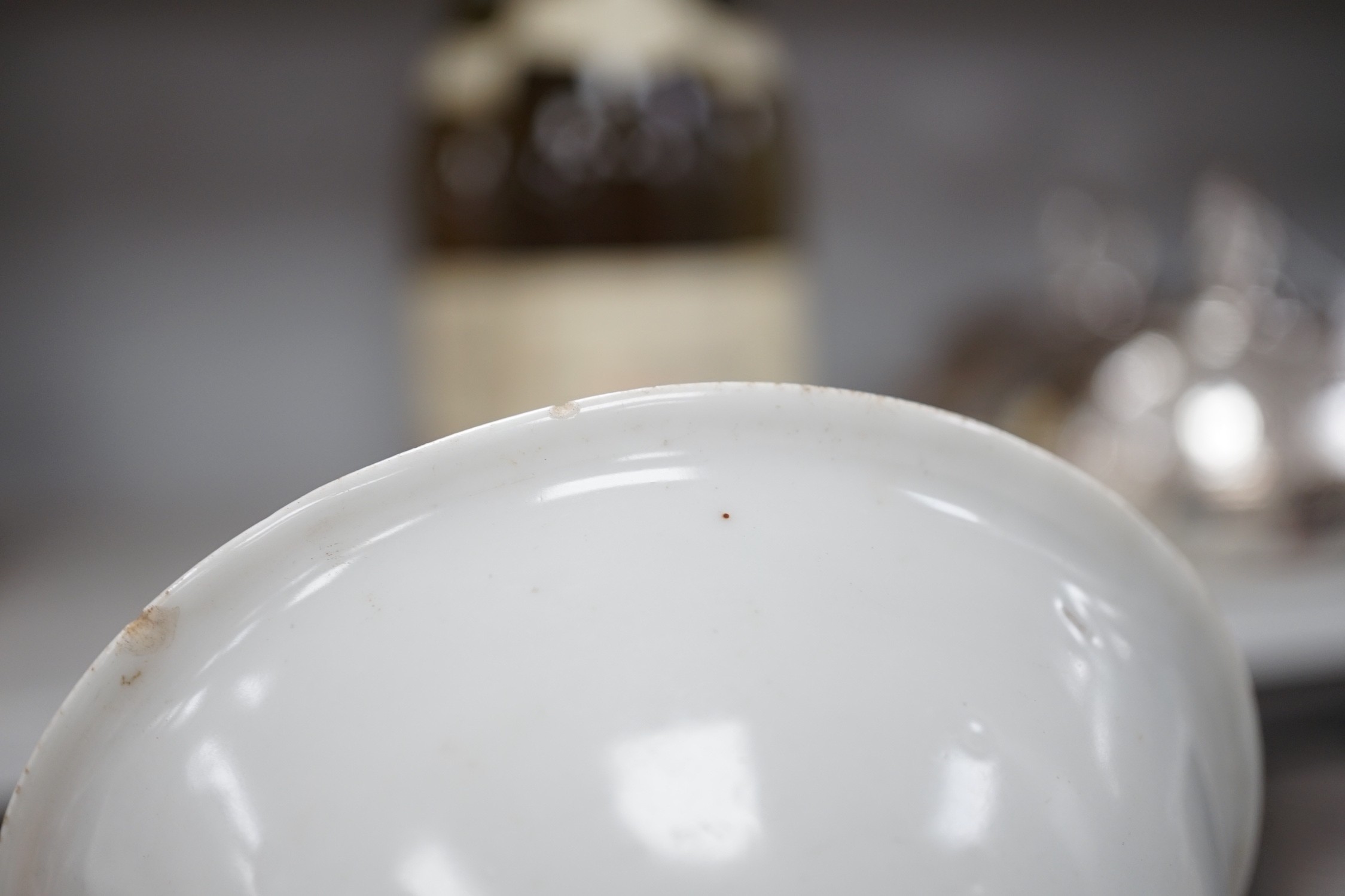 A Chinese late Ming blue and white lion-dog bowl, the base with ‘Made in the Great Ming dynasty’ - Image 5 of 10