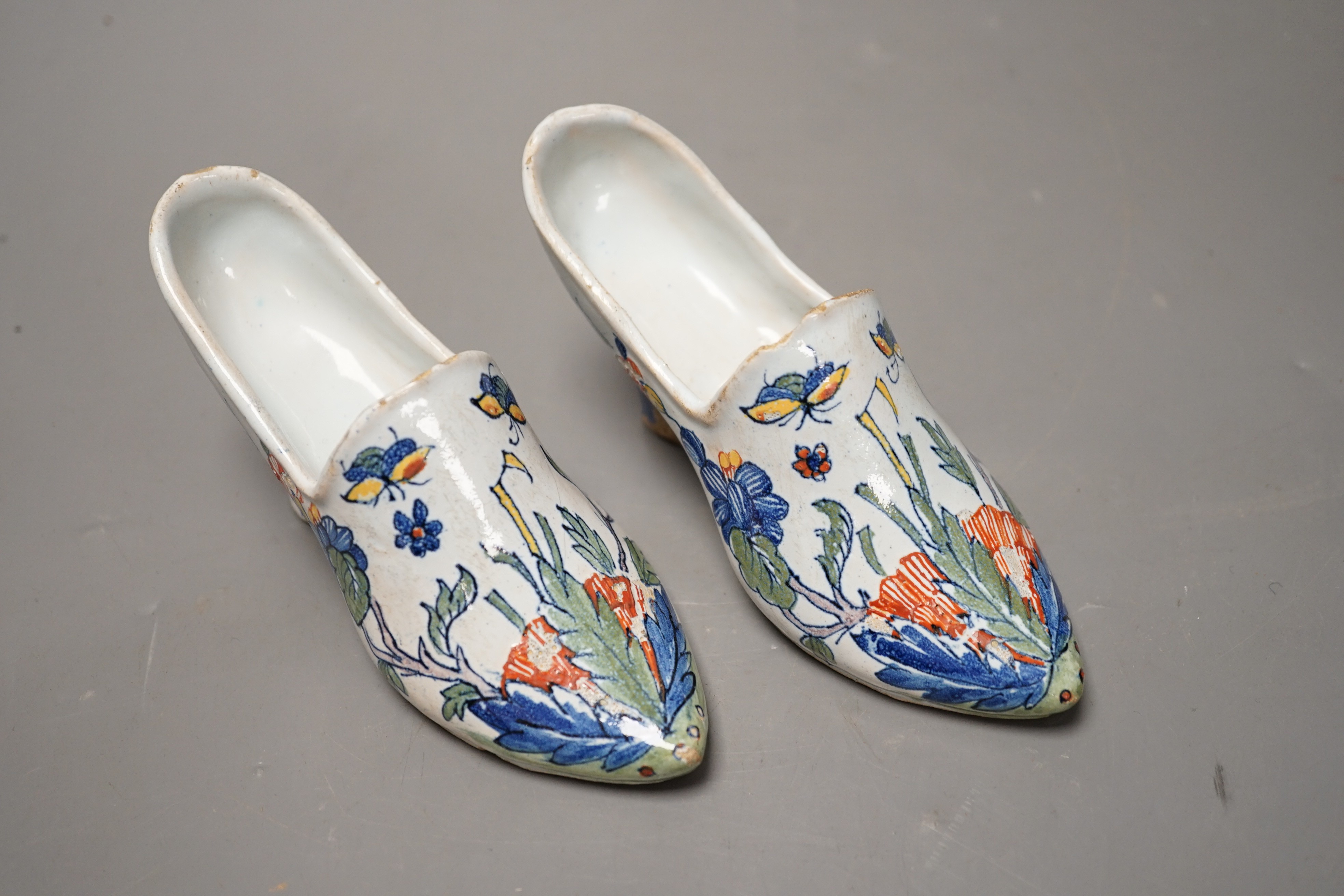 A pair of 19th century Delft polychrome models of shoes, 14cms wide - Image 2 of 4