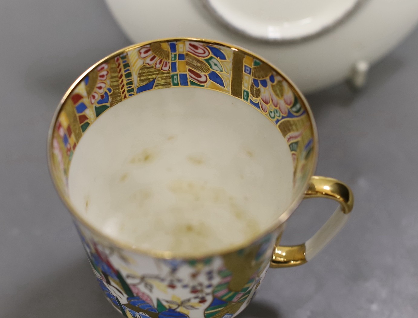 A Russian gilt enamel porcelain tea cup and saucer, cup 8cms high - Image 6 of 7