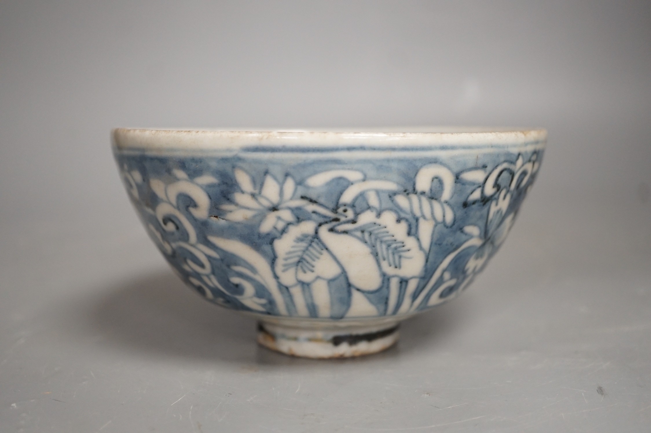 A Chinese late Ming blue and white ‘egret and Lotus’ bowl, Zhangzhou kilns, 14.7cm Provenance- - Image 3 of 10
