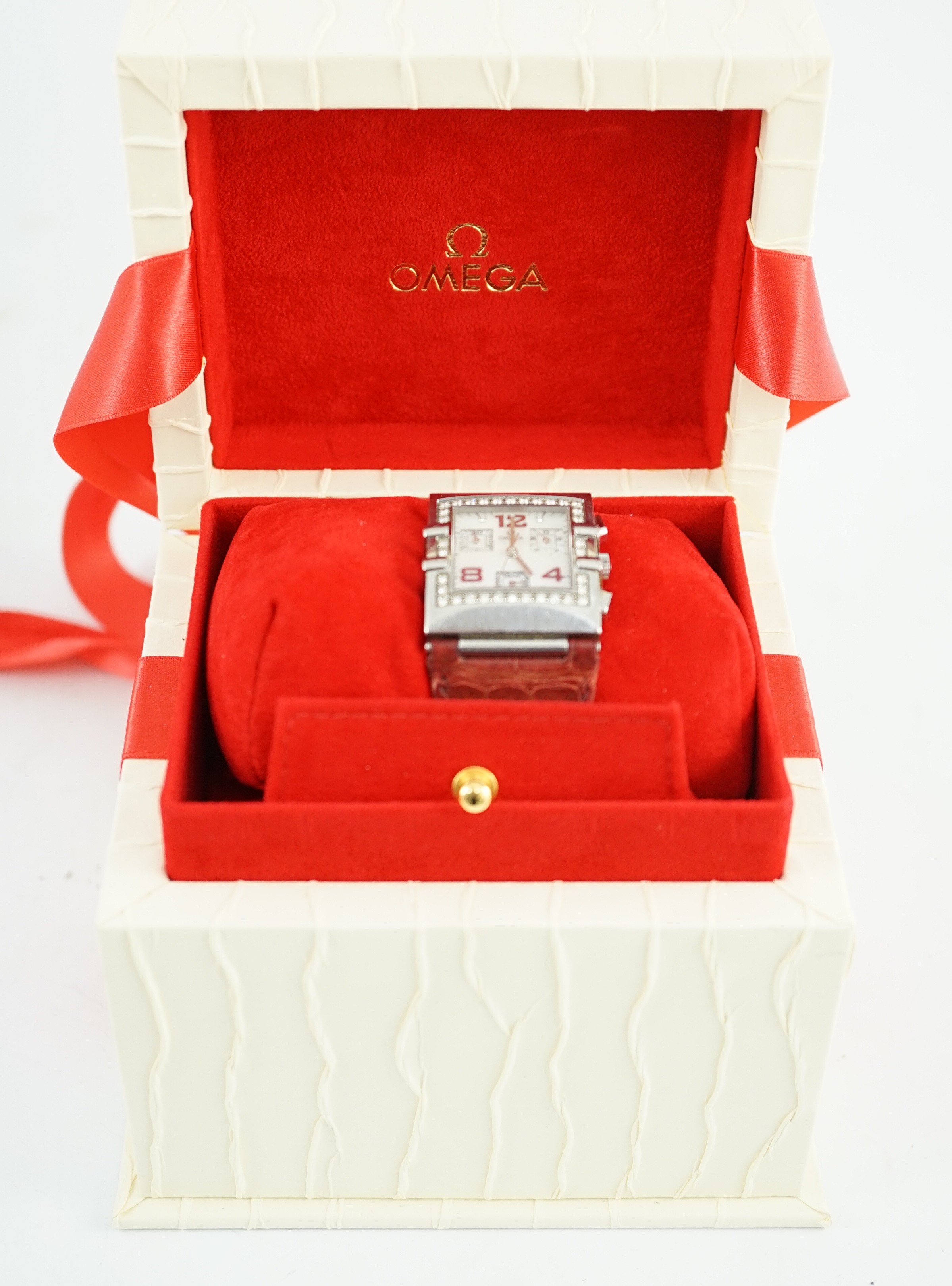 A lady's modern 2005 stainless steel Omega chronograph quartz rectangular wrist watch, with mother - Image 4 of 4