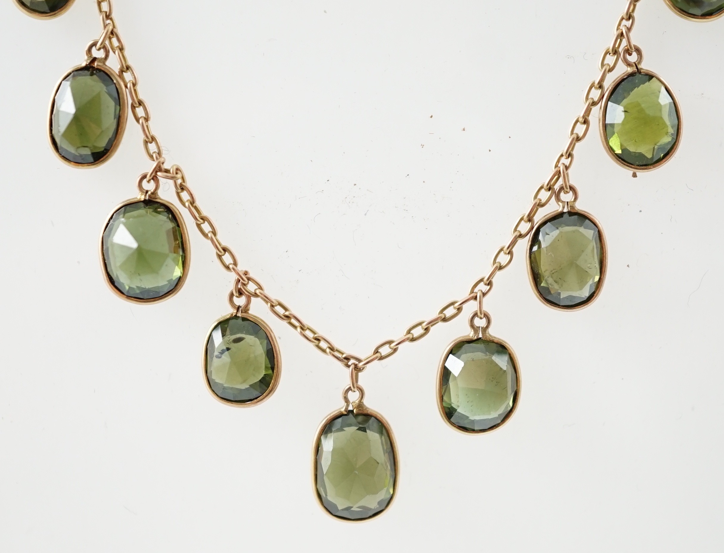 A late Victorian 15ct gold and graduated oval cut green tourmaline fringe choker necklace, set - Image 5 of 6