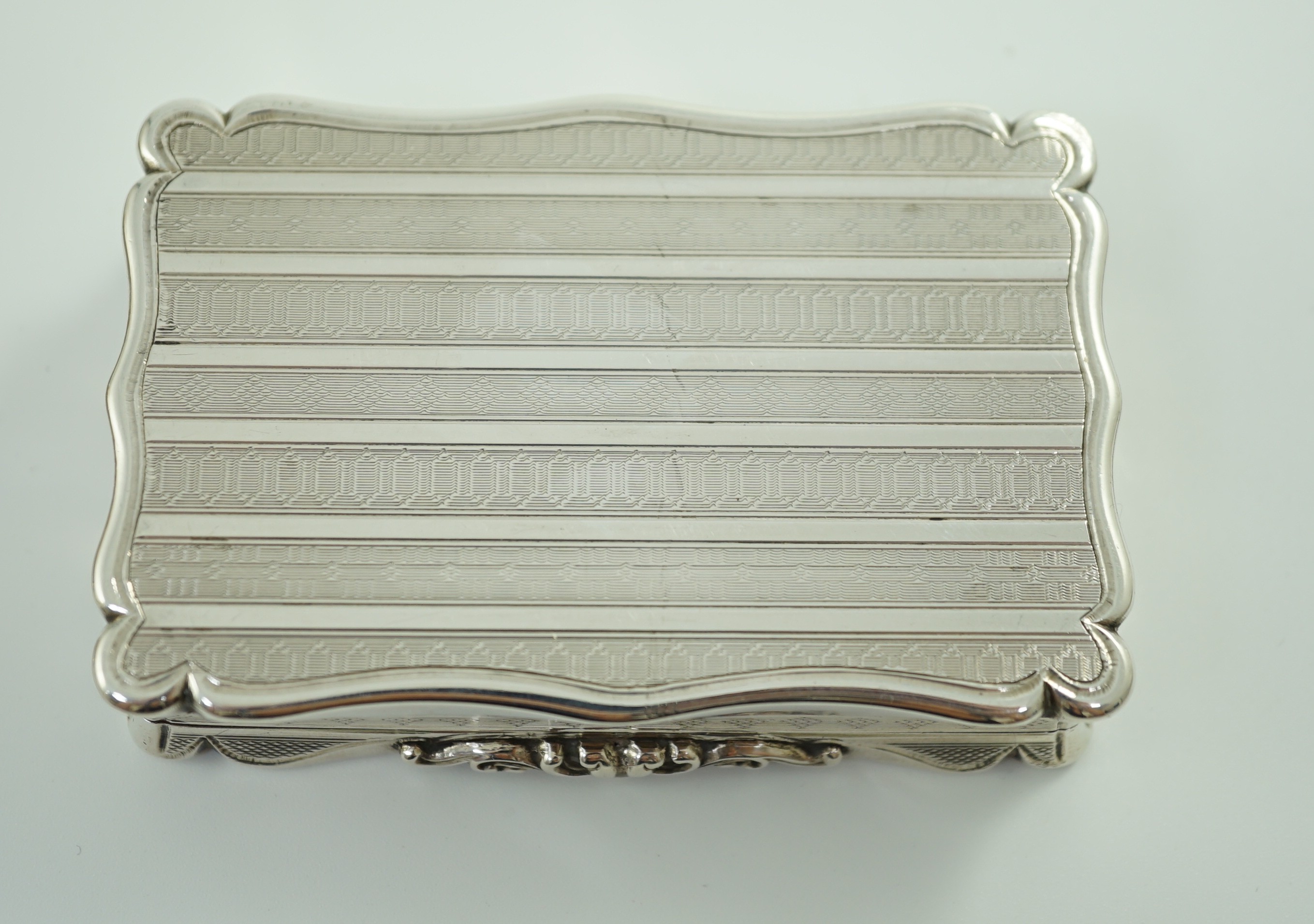 Australian naval interest - A Victorian engraved silver presentation snuff box, inscribed 'Presented - Image 7 of 22