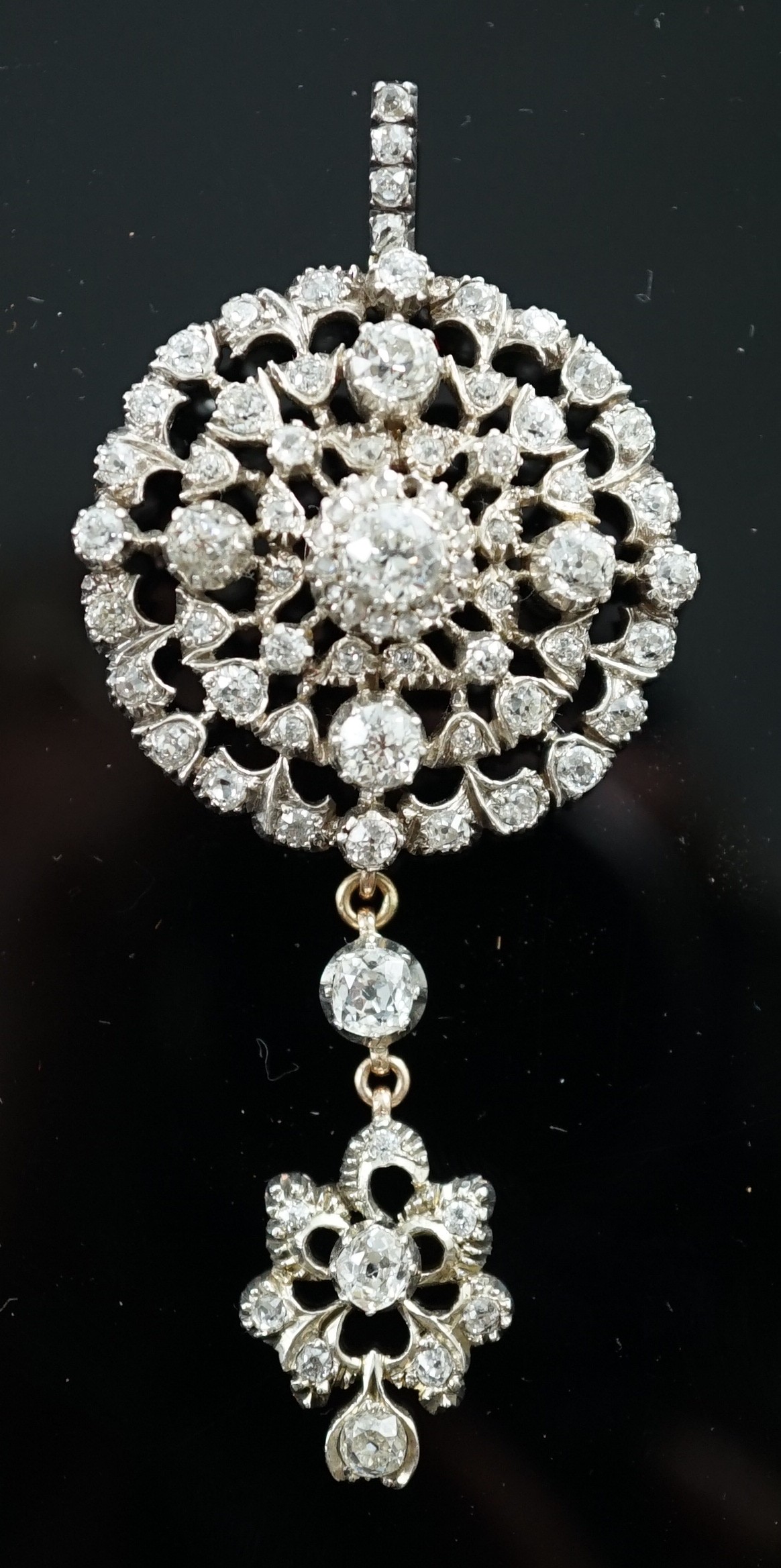 A good Victorian gold, silver and graduated diamond cluster set target drop pendant brooch, retailed - Image 5 of 9