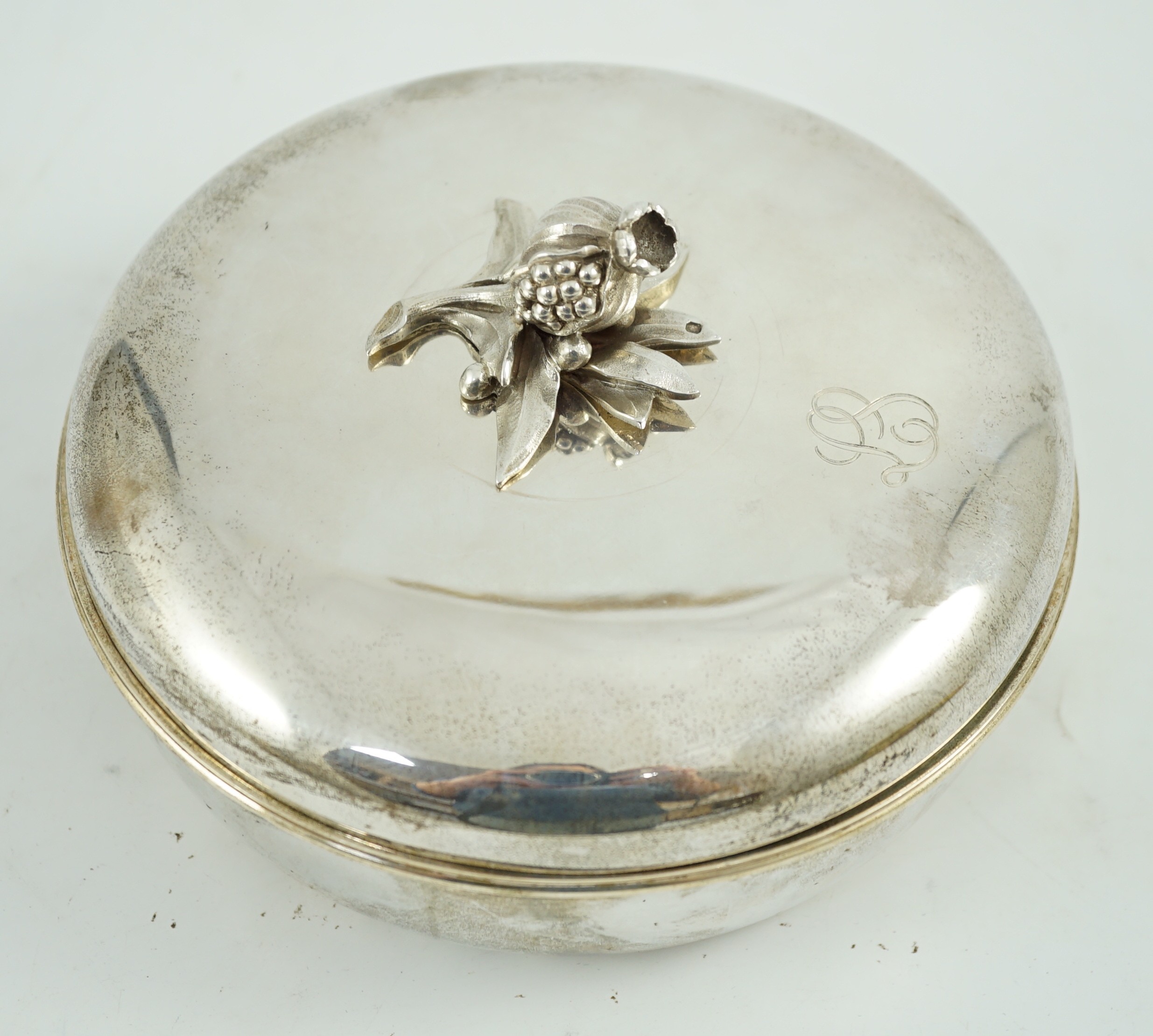 A 20th century French Emile Puiforcat for Cartier 950 standard silver bowl and cover, with - Image 3 of 5