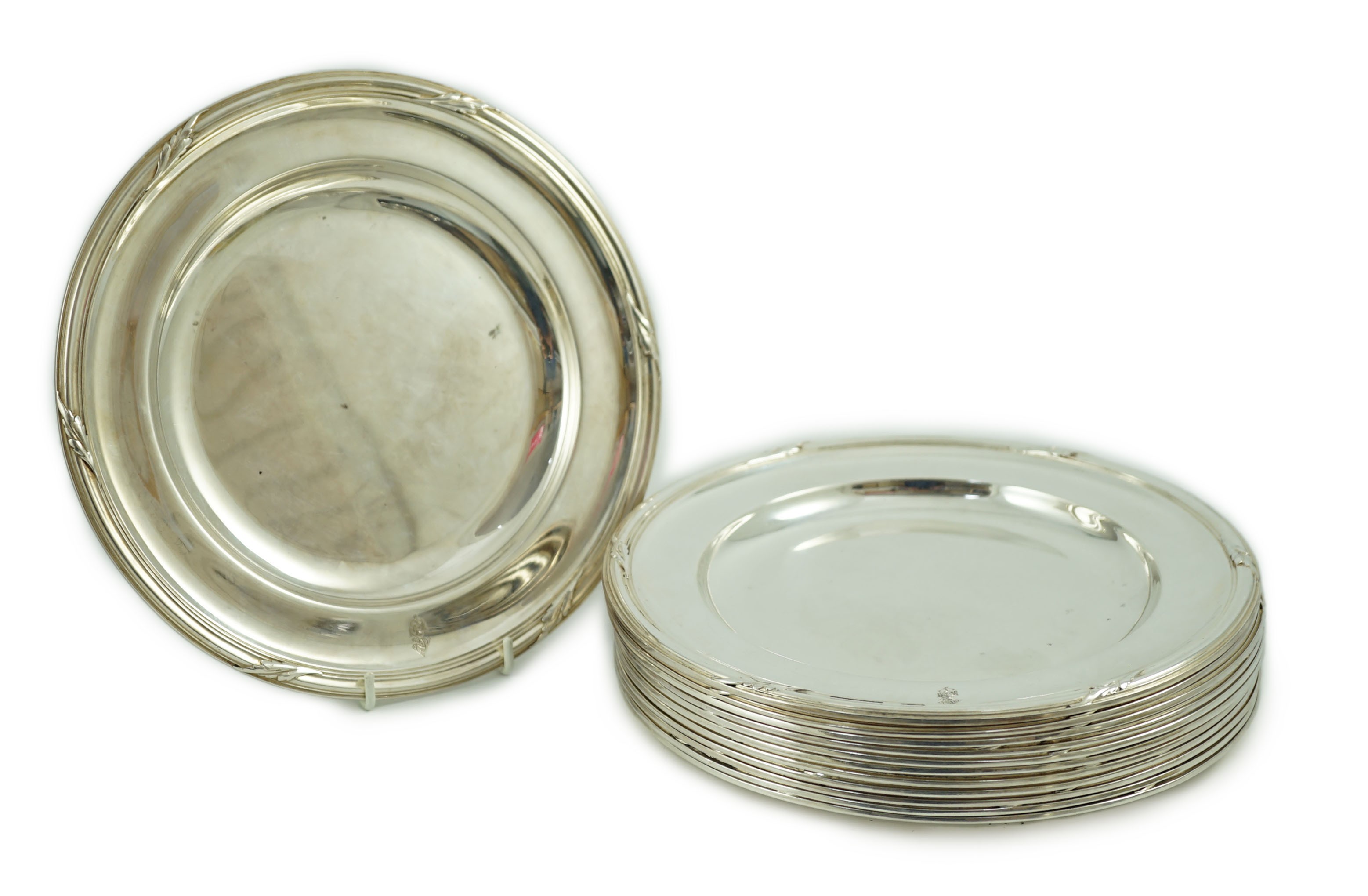 A set of late 19th/early 20th century twelve French 950 standard silver dinner plates by Gustave