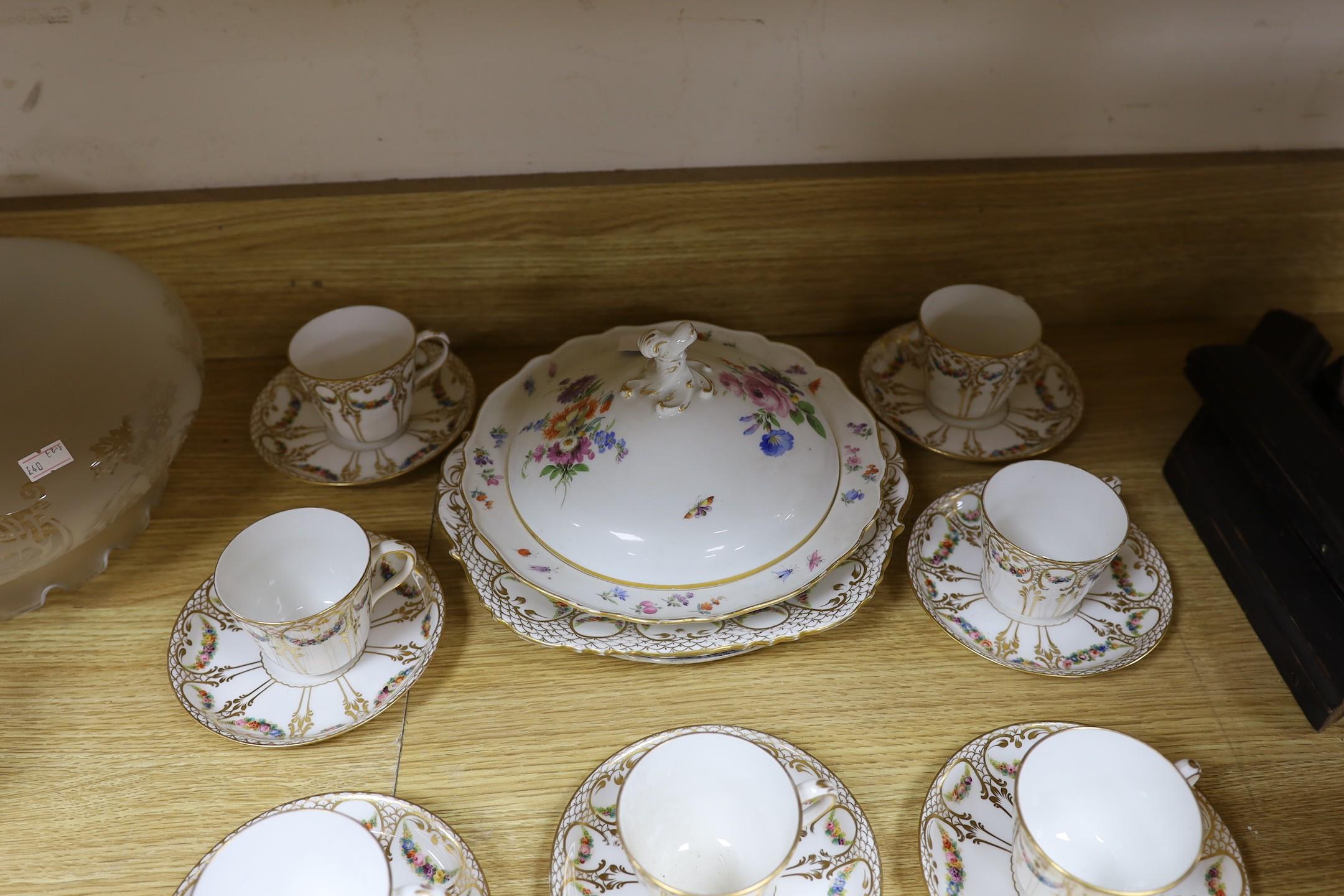 A Davenport part teaset, Meissen muffin dish and a Spode plate - Image 3 of 5