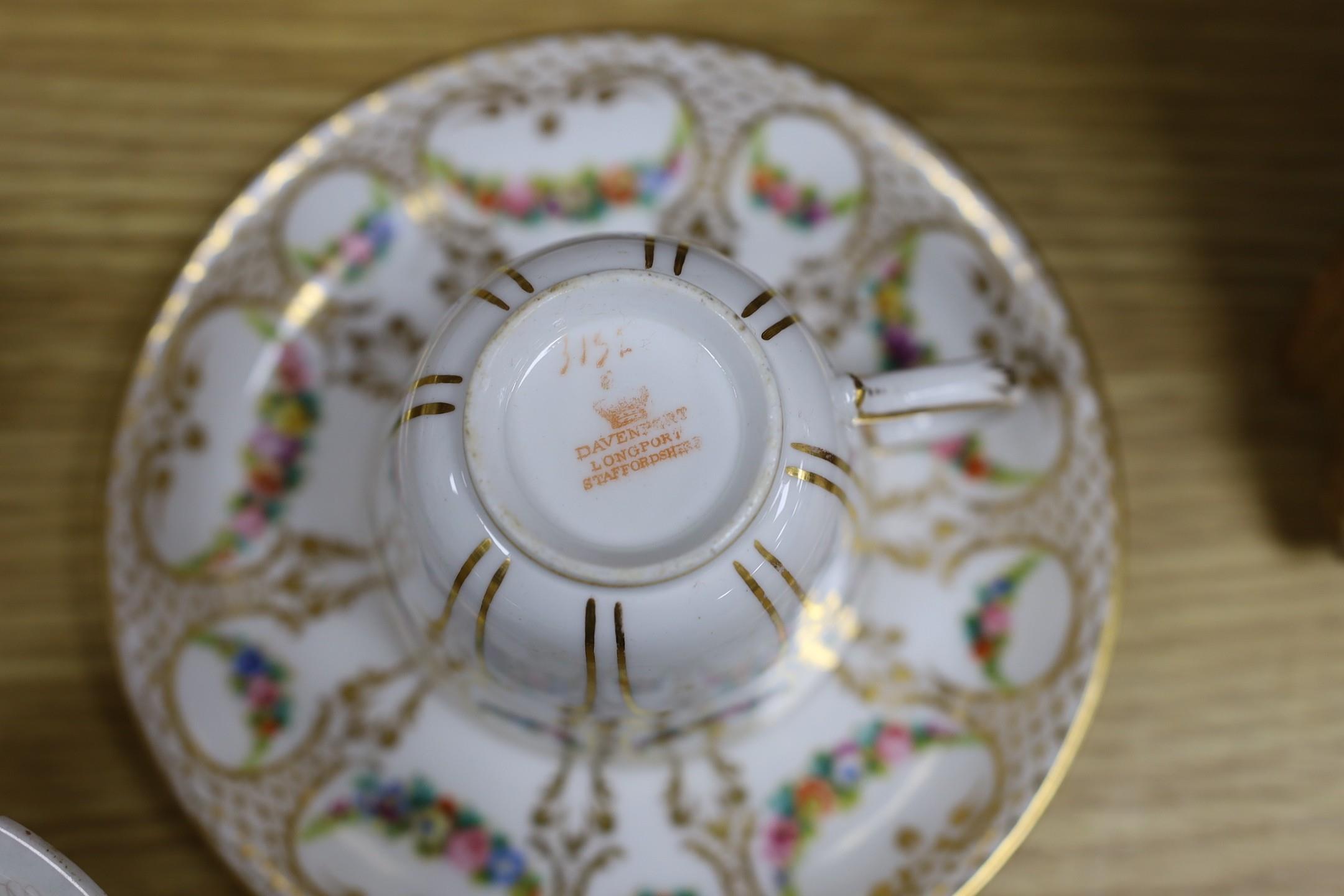 A Davenport part teaset, Meissen muffin dish and a Spode plate - Image 5 of 5