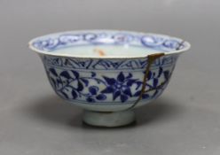 A Chinese bowl, Ming dynasty or later, -a.f, 7cms high