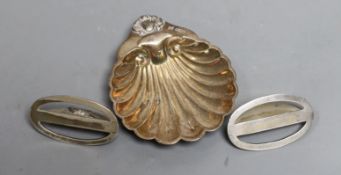 A pair of silver menu card holders, each decorated with a pheasant, Sampson Mordan & Co, Chester,