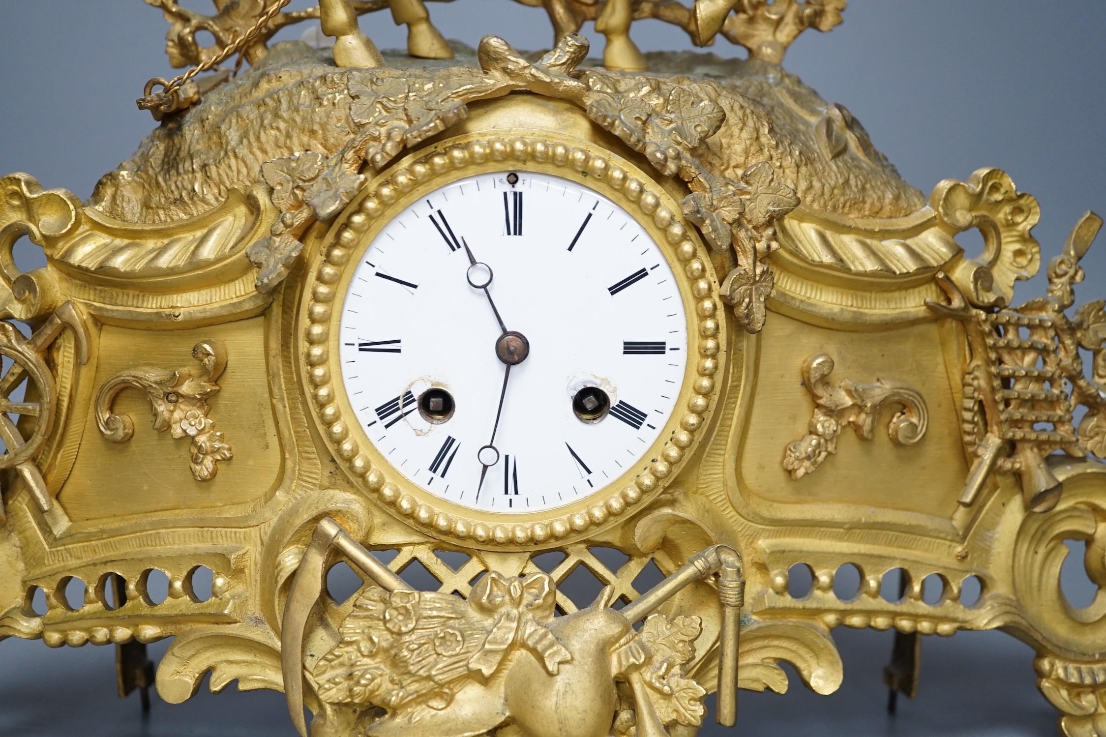 A Louis XV style gilt metal cased eight day mantel clock, 37cm tall - Image 2 of 5