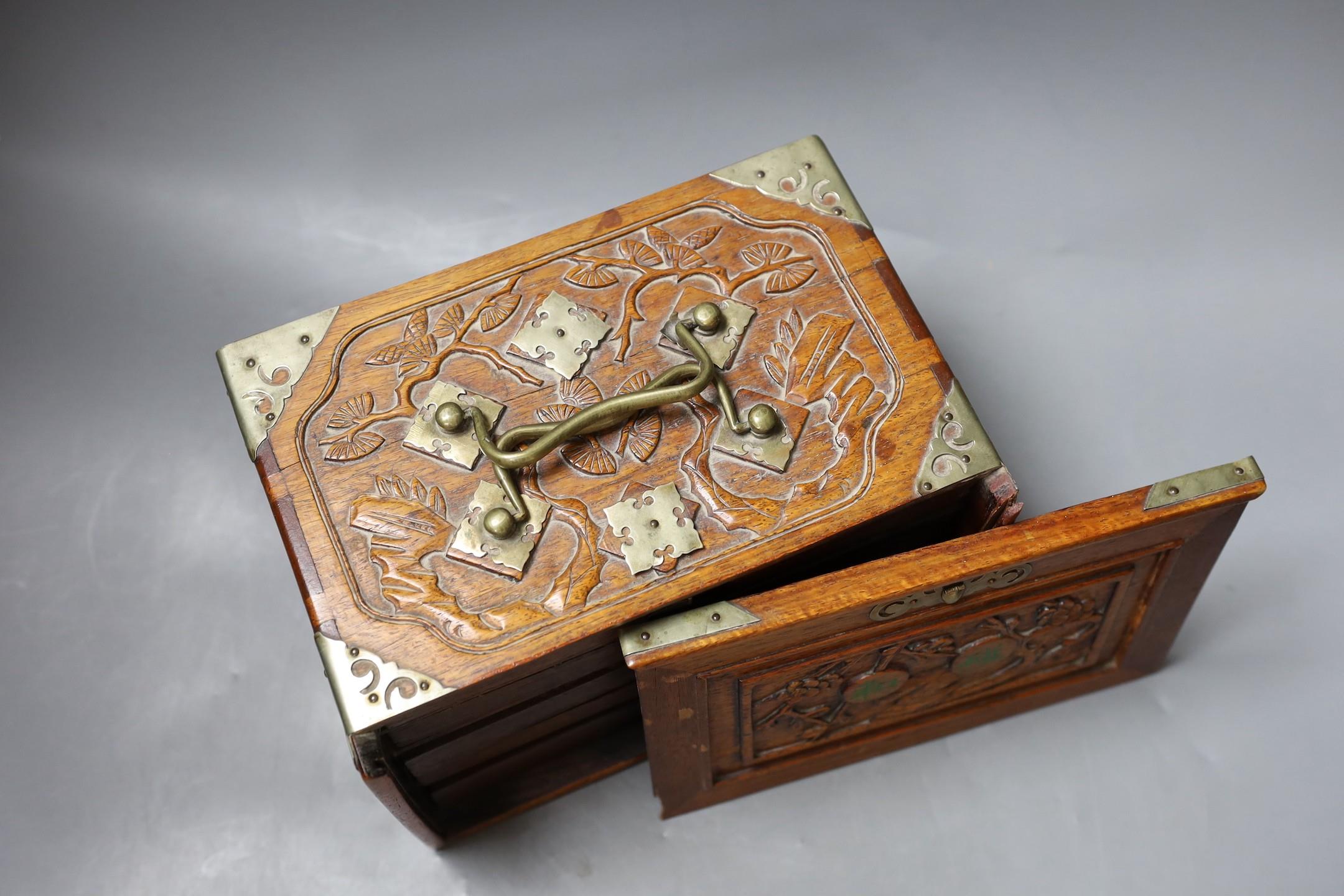 An early 20th century Chinese hardwood cased bone and bamboo mahjong set - Image 3 of 7