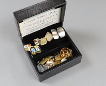 Two 9ct gold gold wedding bands, a pair of 9ct gold cufflinks, five assorted 9ct gold studs, 21.8