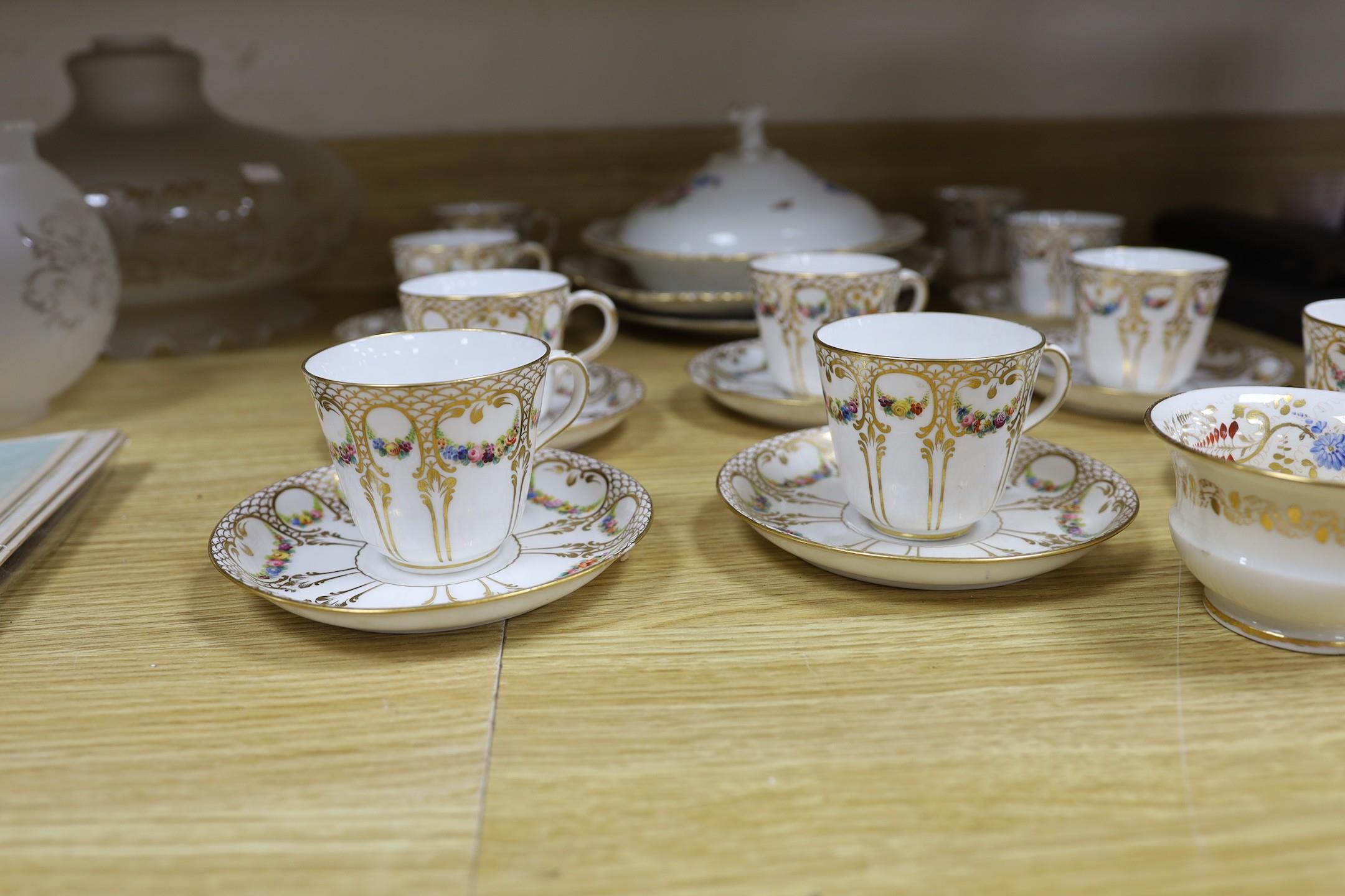 A Davenport part teaset, Meissen muffin dish and a Spode plate - Image 2 of 5