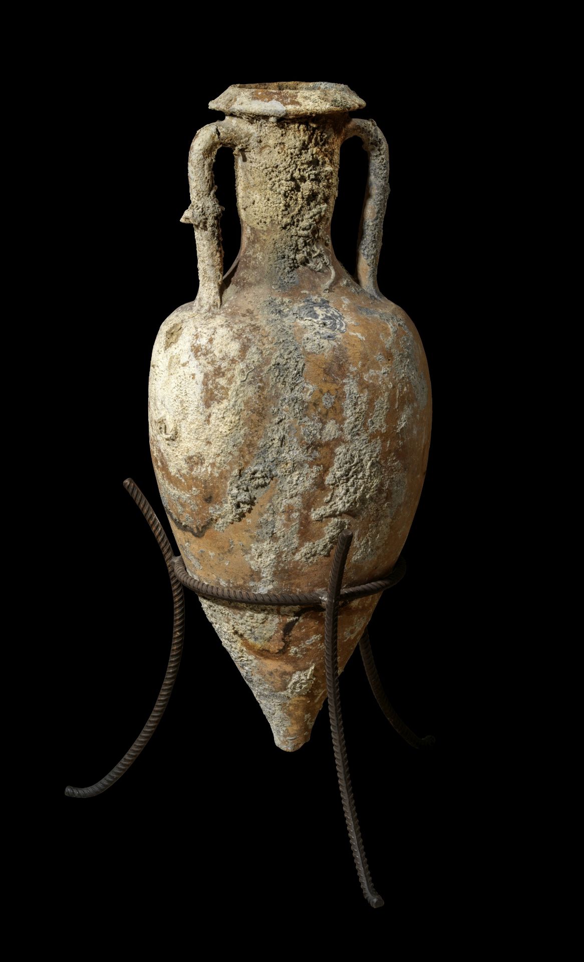 Late Graeco-Italic transport amphora for wine. 