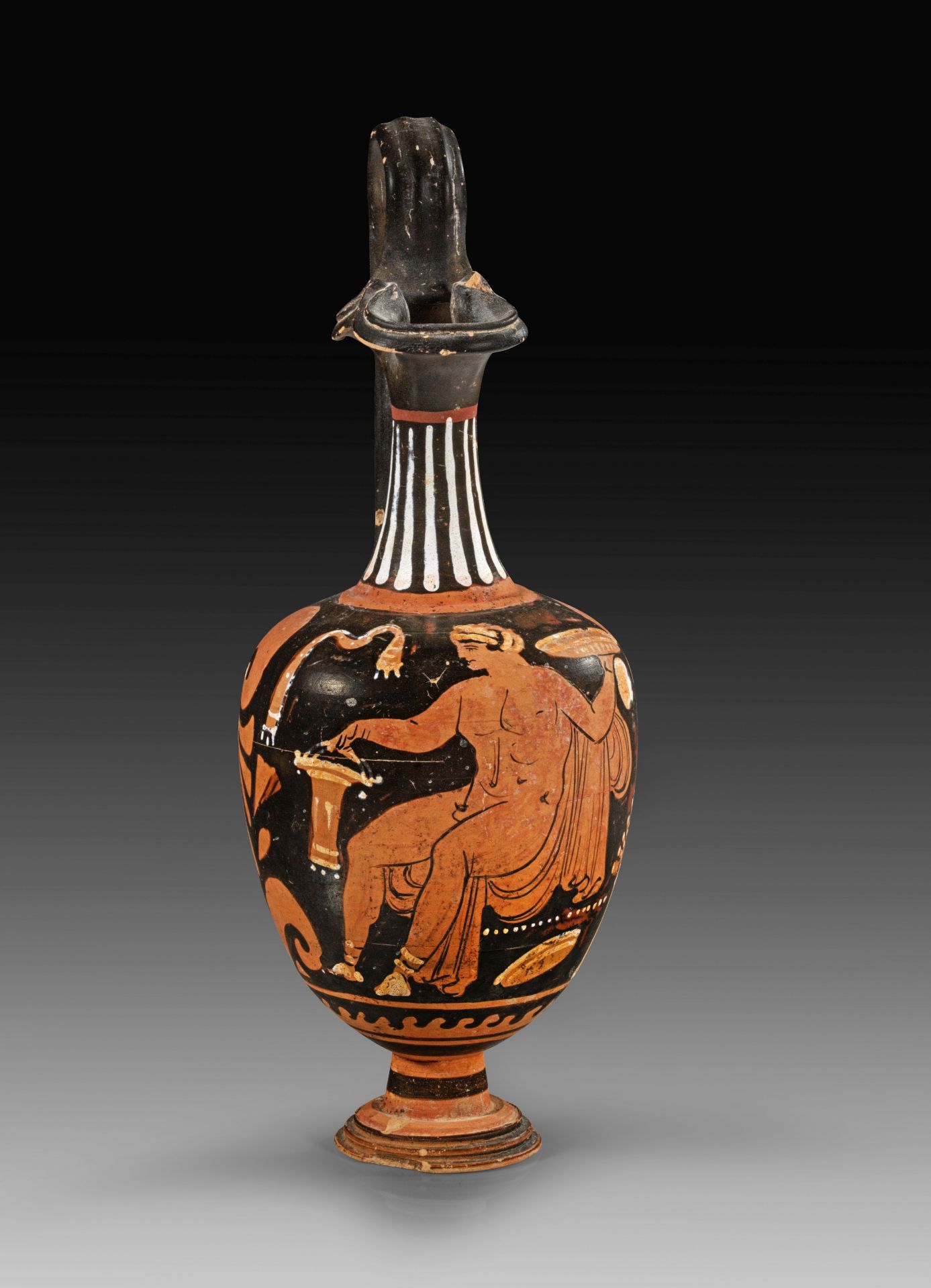 Red-figure treefoil oinochoe of a Follower of the Baltimore Painter. 