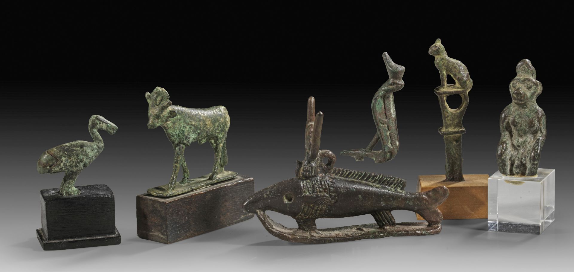 Sammlung bronzene Tierfiguren.