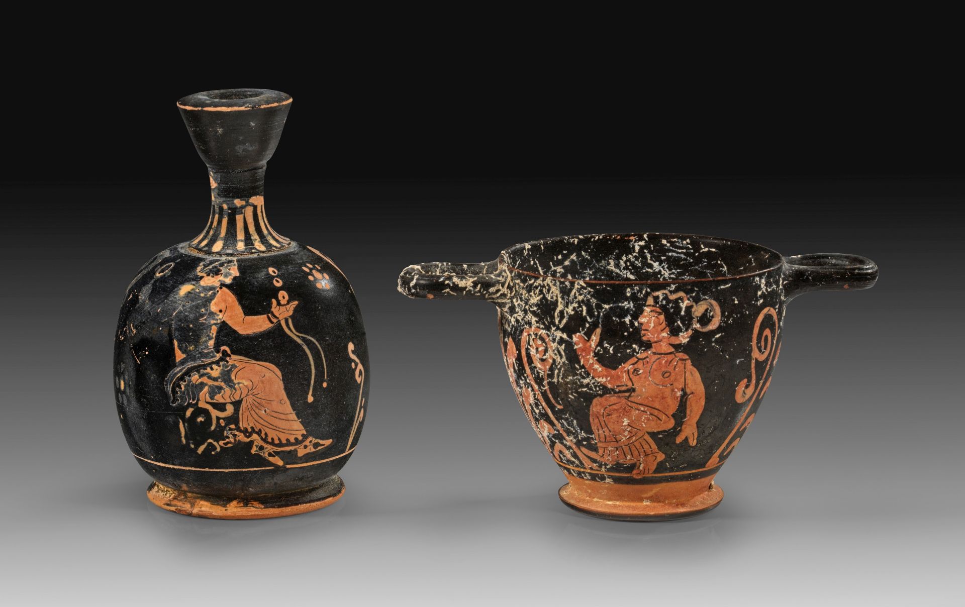 Pseudo red-figure squat lekythos and skyphos of the Sokra Group. 