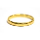 A 22CT GOLD BAND RING hallmarked for Birmingham 1928, maker SB, ring size W, weight 4.9grams
