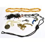 A GOOD COLLECTION OF EARLY TO MID 20TH CENTURY JEWELLERY to include a Baltic amber chip necklace,