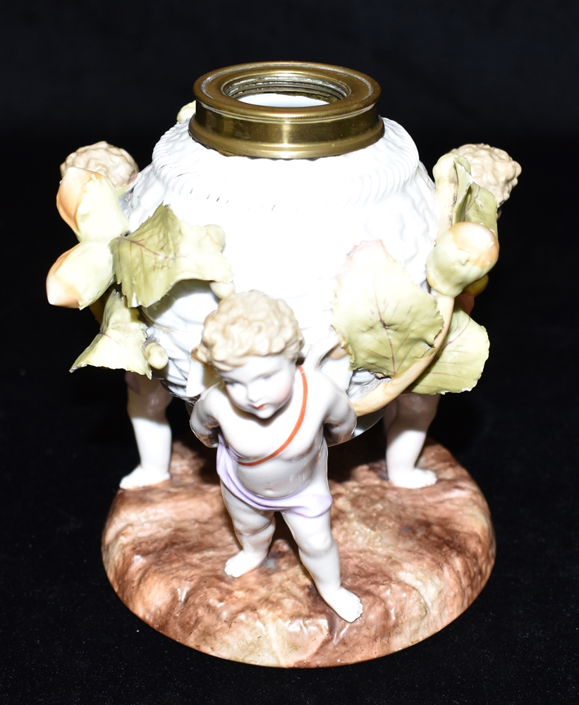 A 19TH CENTURY SITZENDORF OIL LAMP BASE the reservoir supported by three winged cherubs, - Image 2 of 3