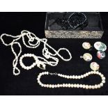 A COLLECTION OF VINTAGE AND LATER JEWELLERY to include silver and 835 white metal, rice pearls,
