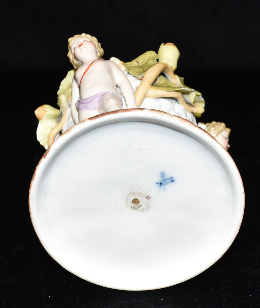 A 19TH CENTURY SITZENDORF OIL LAMP BASE the reservoir supported by three winged cherubs, - Image 3 of 3