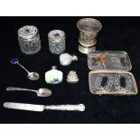 A MISCELLANEOUS COLLECTION TO INCLUDE SILVER weighable silver approx 90grams Condition Report :