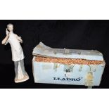 A LLADRO FIGURE OF A DENTIST model 4762.3, 35cm high (boxed) Condition Report : good condition,