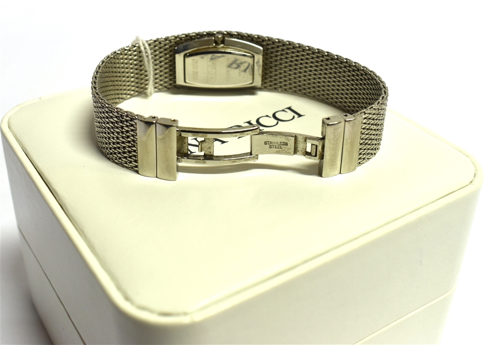 A LADIES NINA RICCI STEEL BRACELET WATCH The mother of pearl dial insert to a steel mesh bracelet, - Bild 4 aus 5