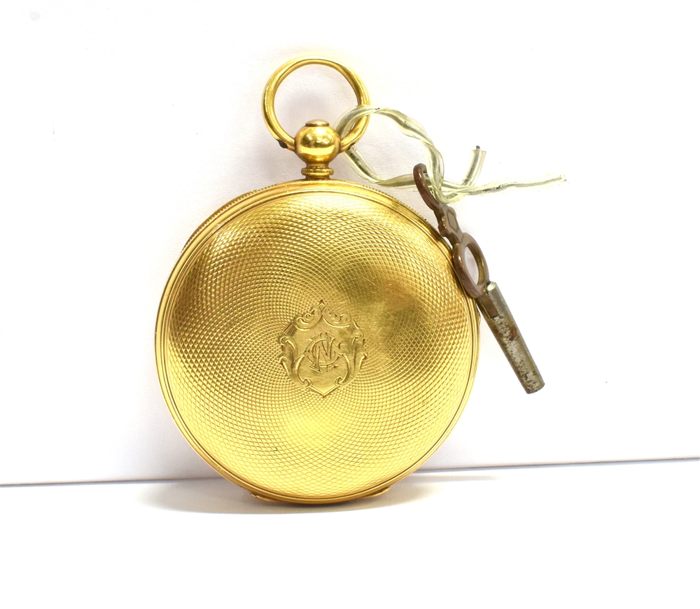 AN 18CT GOLD CASED EDWARDIAN OPEN FACED POCKET WATCH Key wound, the watch with floral gilt dial, - Bild 2 aus 3