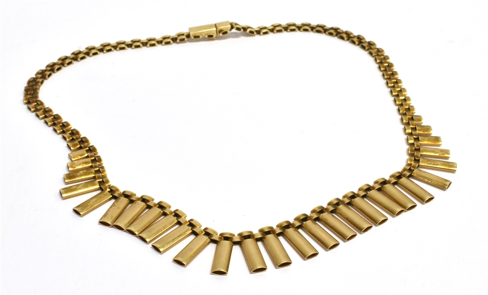 A YELLOW METAL COLLAR NECKLACE the necklace with push clasp marked 375, length 38cm, weight 20. - Image 3 of 3